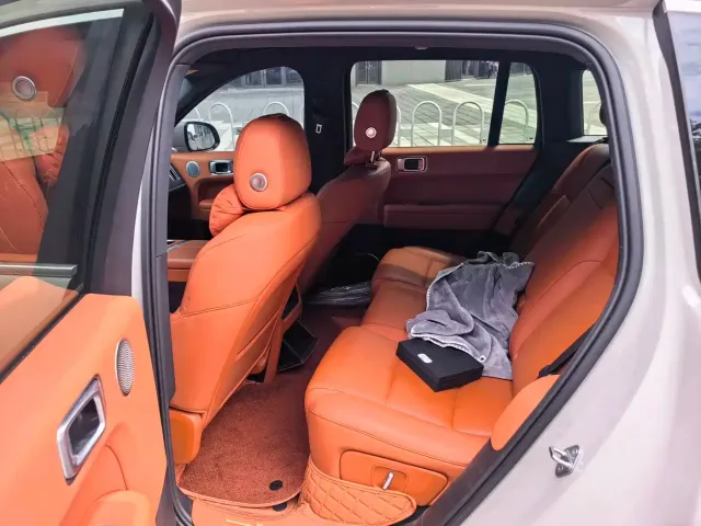 Li Auto L6 — Фото автомобиля 7