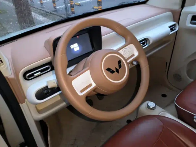 Wuling Hongguang Mini EV — Фото автомобиля 11