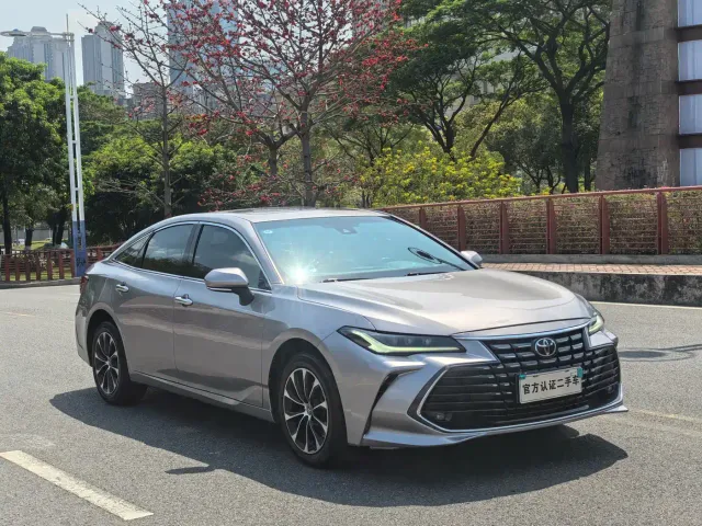 Toyota Avalon — Фото автомобиля 3