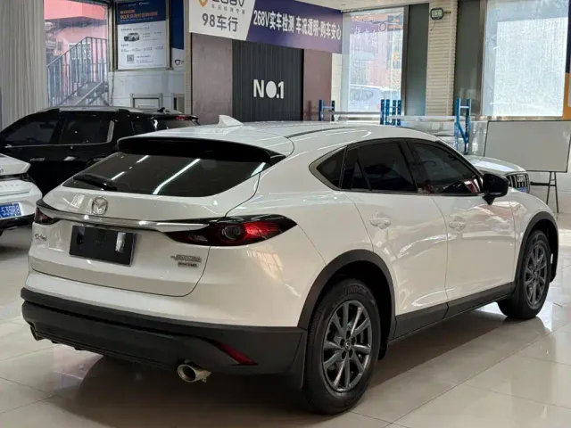 Mazda CX-4 — Фото автомобиля 4