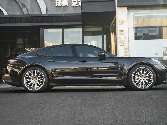 Porsche Panamera — Фото автомобиля 3