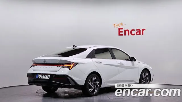 Hyundai AVANTE Inspiration — Фото автомобиля 2