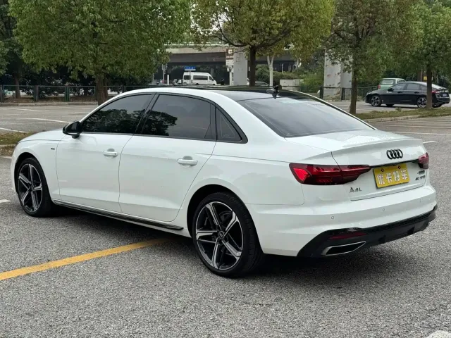 Audi Audi A4L 2023 40 TFSI Luxury Sport — Фото автомобиля 14