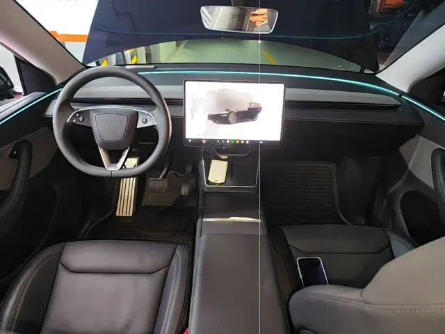 Tesla Model Y — Фото автомобиля 9