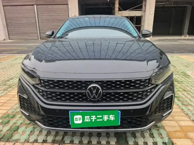 Volkswagen Passat — Фото автомобиля 2