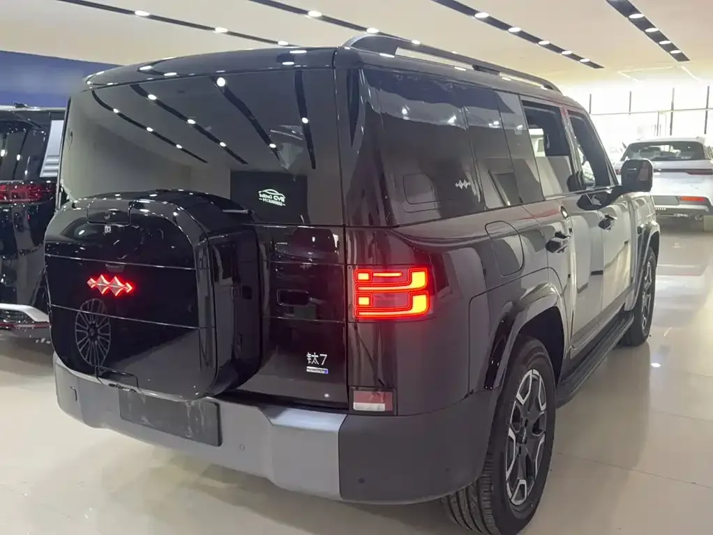 Fang Cheng Bao Titanium 7 2025 190KM All-Wheel Drive Max Edition — Фото автомобиля 7