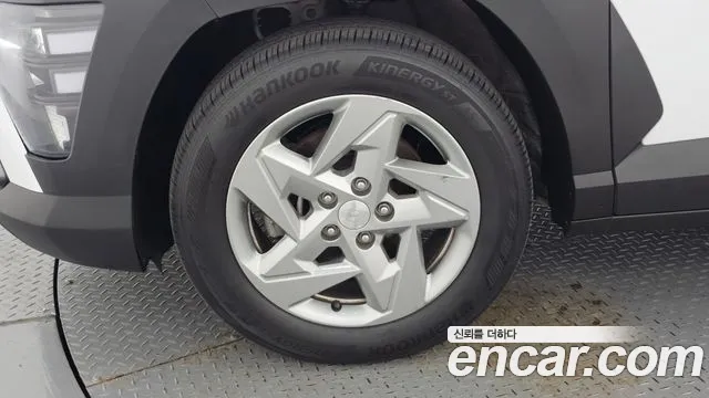 Hyundai Kona — Фото автомобиля 5