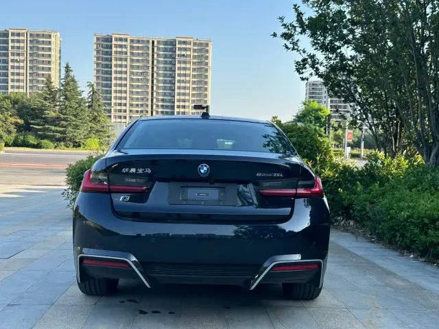 BMW i3 — Фото автомобиля 8