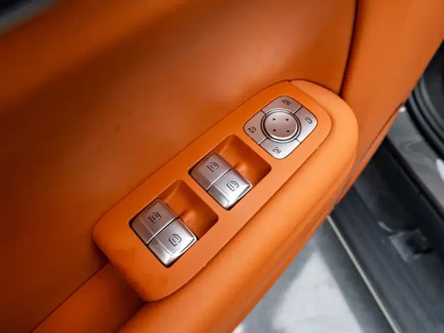 Li Auto L7 — Фото автомобиля 11