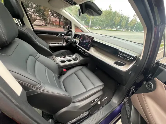 GAC Trumpchi E8 — Фото автомобиля 13