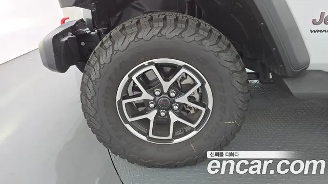 Jeep Wrangler — Фото автомобиля 2