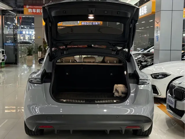 Nio ET5 Touring — Фото автомобиля 6