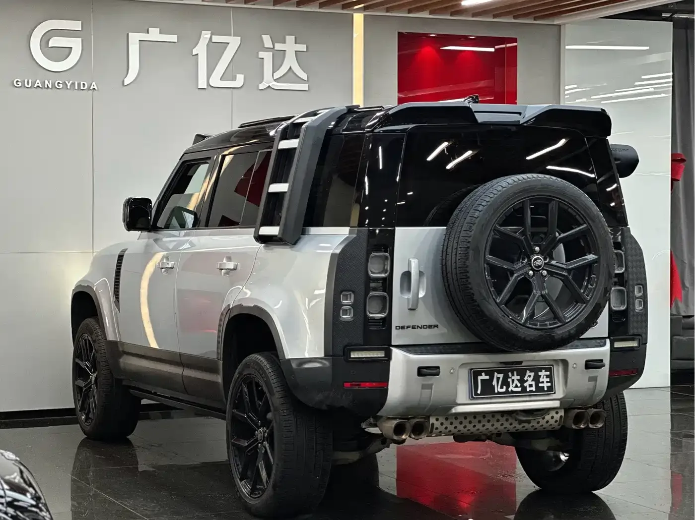 Land Rover Land Rover Defender 2022 110 P400 Dark Special Edition — Фото автомобиля 10