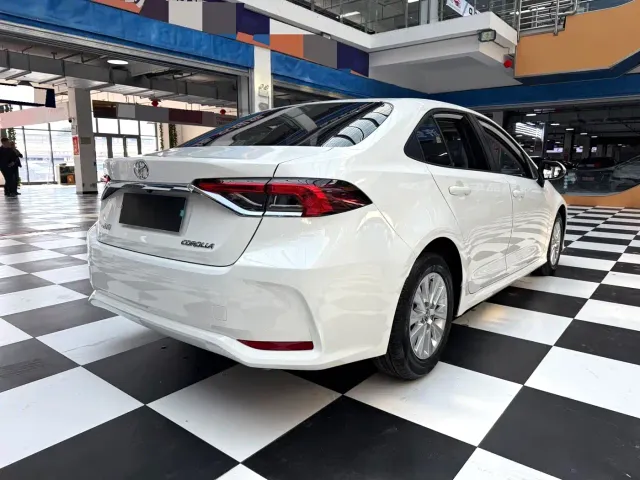 Toyota Corolla — Фото автомобиля 16