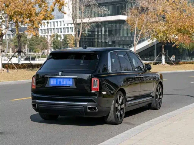 Rolls-Royce Cullinan — Фото автомобиля 4
