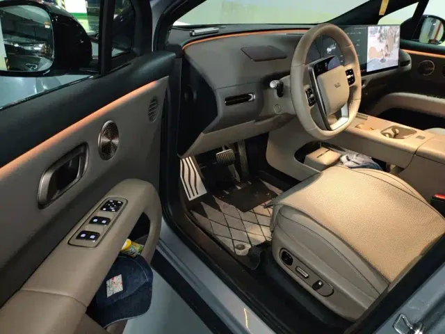 Li Auto i6 — Фото автомобиля 17