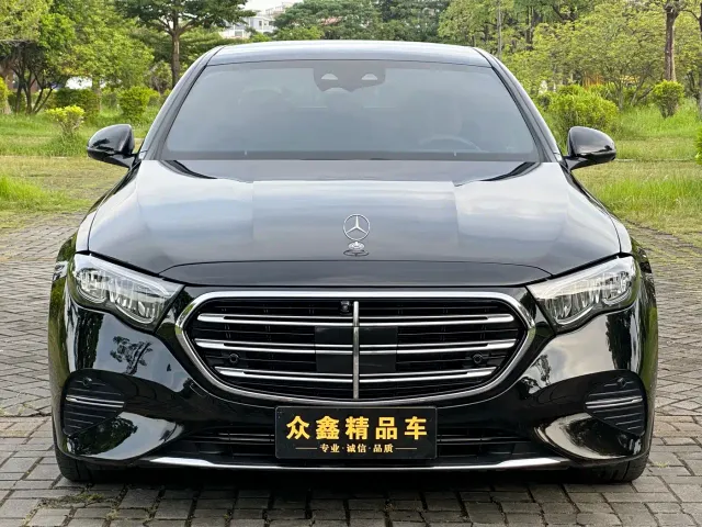 Mercedes-Benz E-Class — Фото автомобиля 2