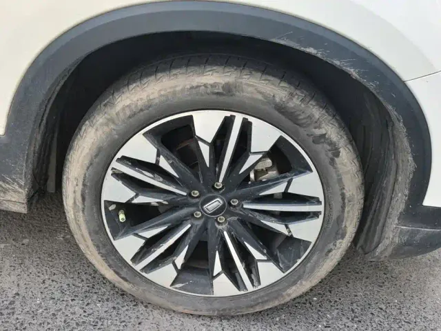 Bestune T77 — Фото автомобиля 6