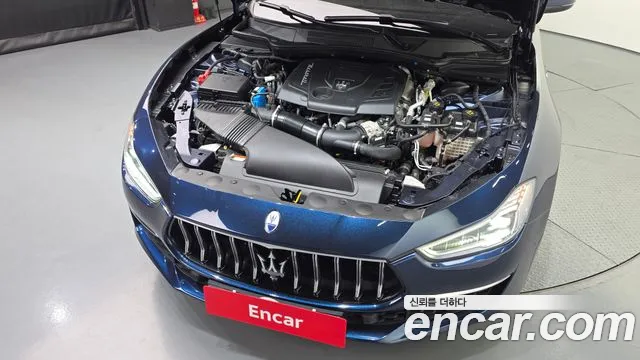 Maserati Ghibli — Фото автомобиля 6