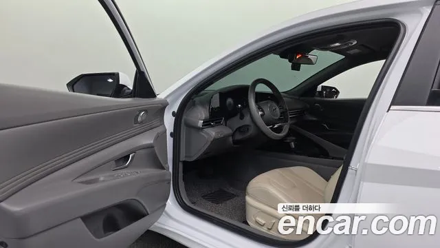 Hyundai AVANTE Avante (CN7) — Фото автомобиля 10