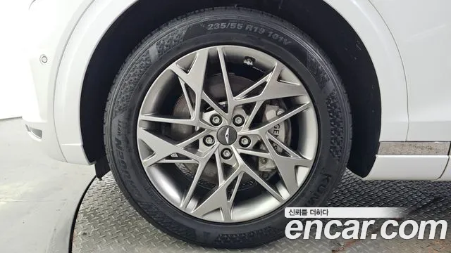 Genesis GV70 2.5T Бензин 2WD — Фото автомобиля 4