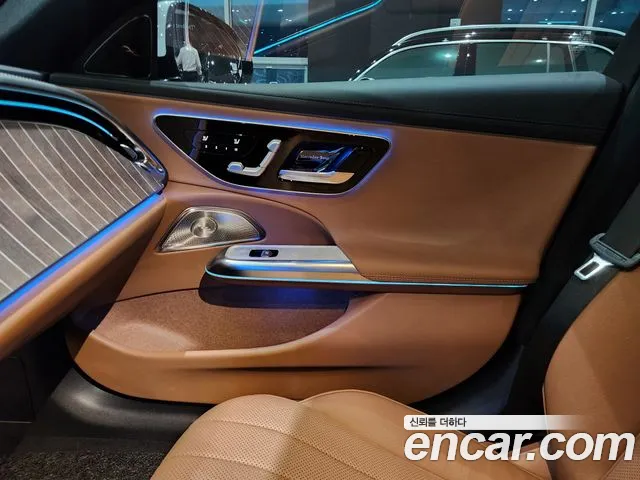 Mercedes-Benz E-Class — Фото автомобиля 17