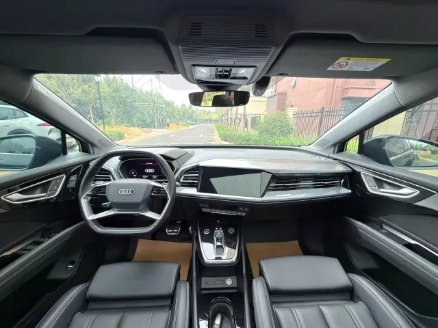 Audi Q4 e-tron — Фото автомобиля 6