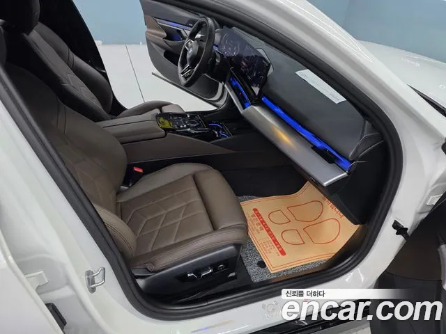 BMW 5-Series — Фото автомобиля 14