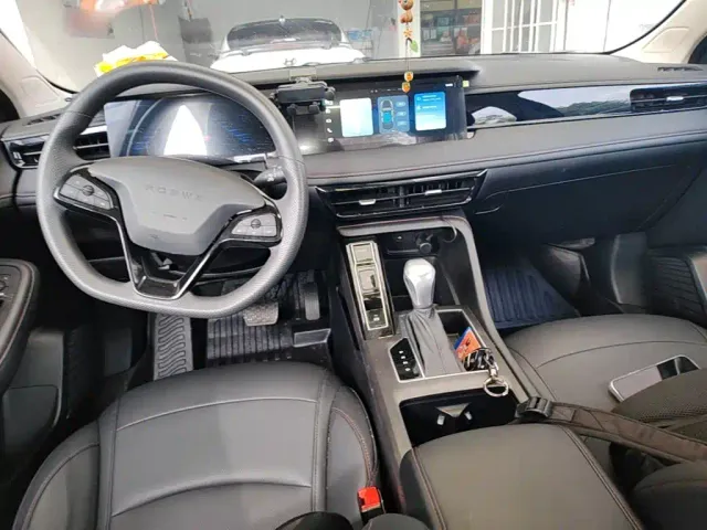Roewe i5 — Фото автомобиля 9