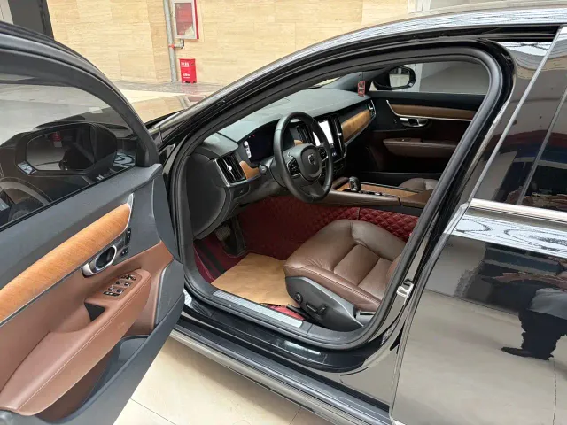 Volvo S90 — Фото автомобиля 4