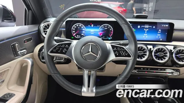 Mercedes-Benz A-Class W177 — Фото автомобиля 12