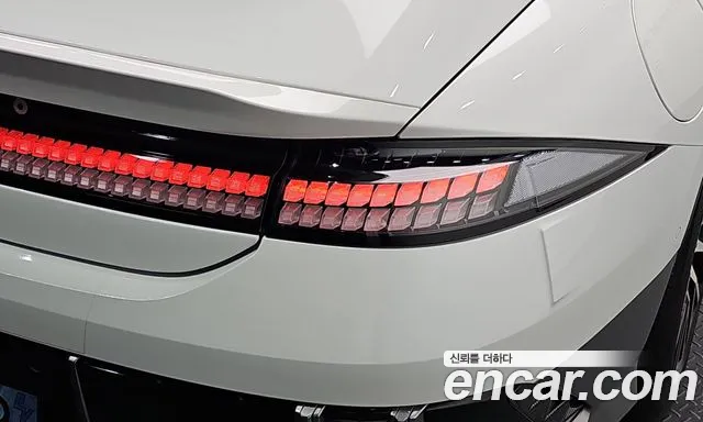 Hyundai Ioniq 6 — Фото автомобиля 8