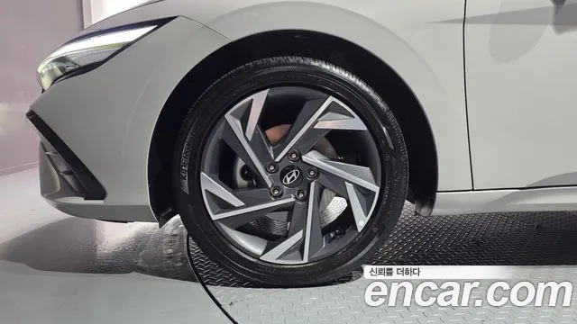 Hyundai Avante CN7 — Фото автомобиля 5