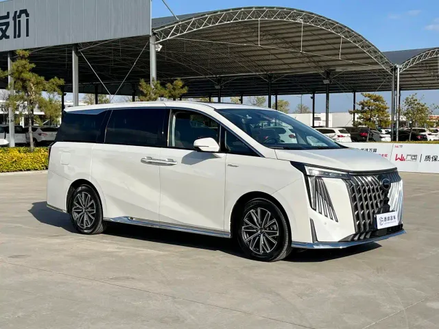 GAC Trumpchi M8 — Фото автомобиля 3