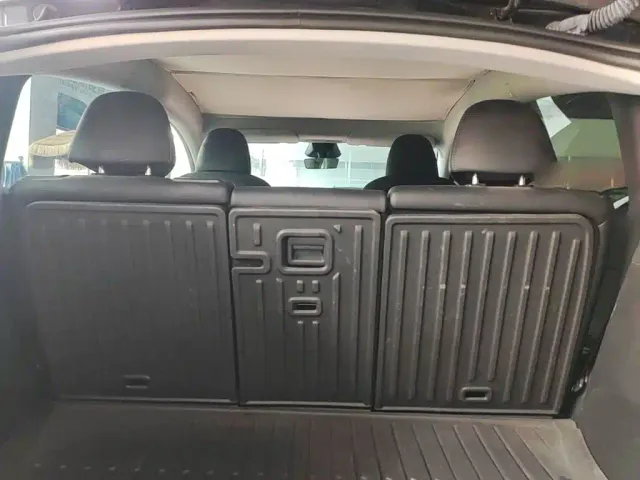 Tesla Model Y — Фото автомобиля 17