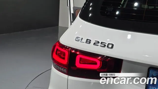 Mercedes-Benz GLB-Class — Фото автомобиля 22