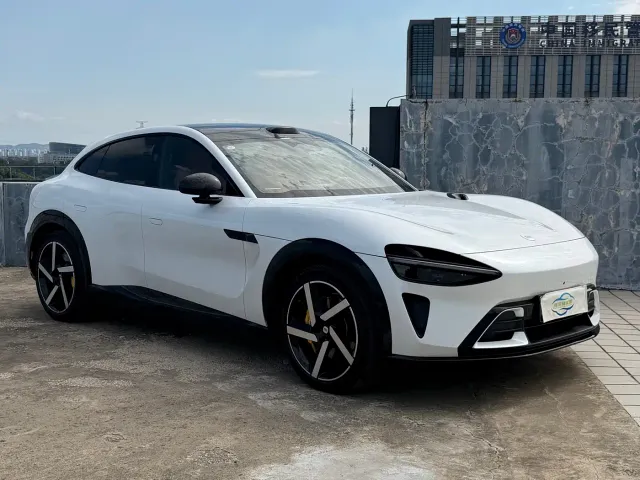 Xiaomi YU7 — Фото автомобиля 3