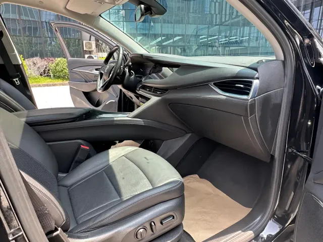 Buick Enclave — Фото автомобиля 8