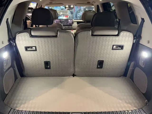 IM Motors LS9 — Фото автомобиля 10