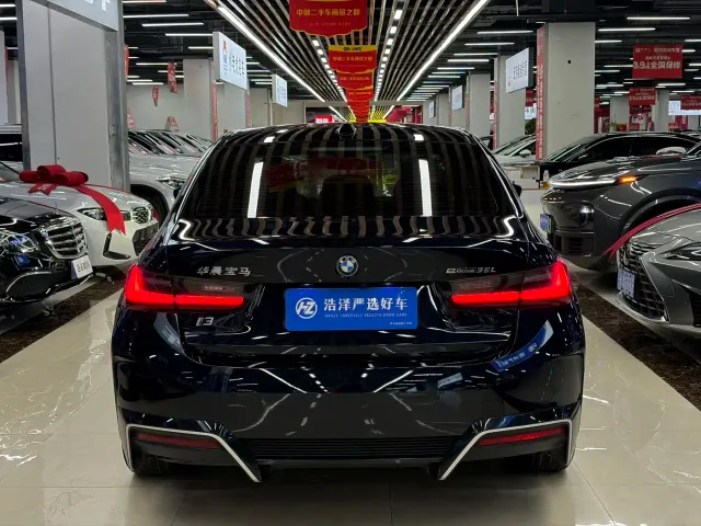 BMW i3 — Фото автомобиля 14