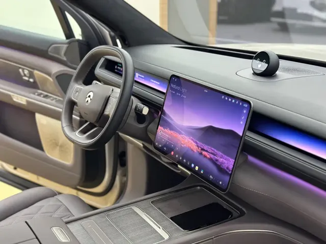 Nio ES8 — Фото автомобиля 11