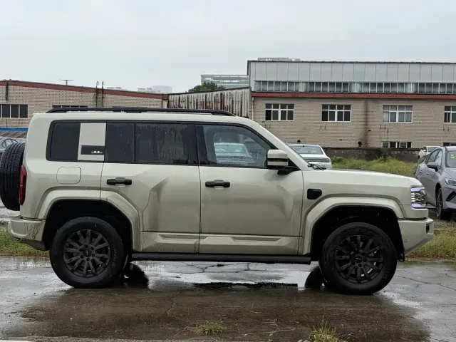 BYD FangChengBao Leopard 5 — Фото автомобиля 8