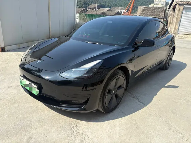 Фотография автомобиля — Tesla Model 3