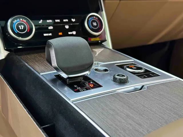 Land Rover Range Rover — Фото автомобиля 8