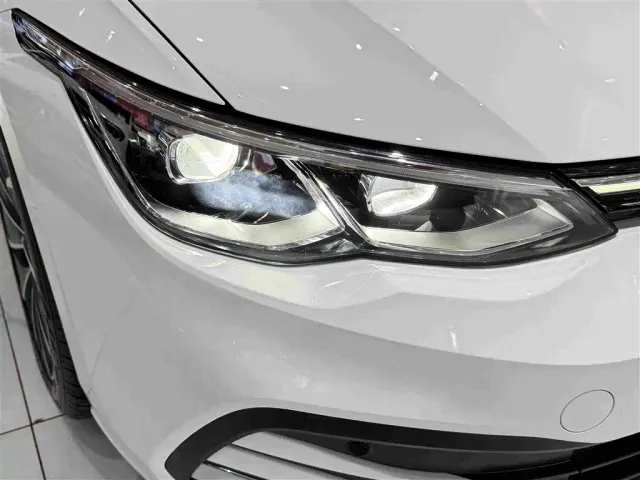 Volkswagen Golf — Фото автомобиля 7