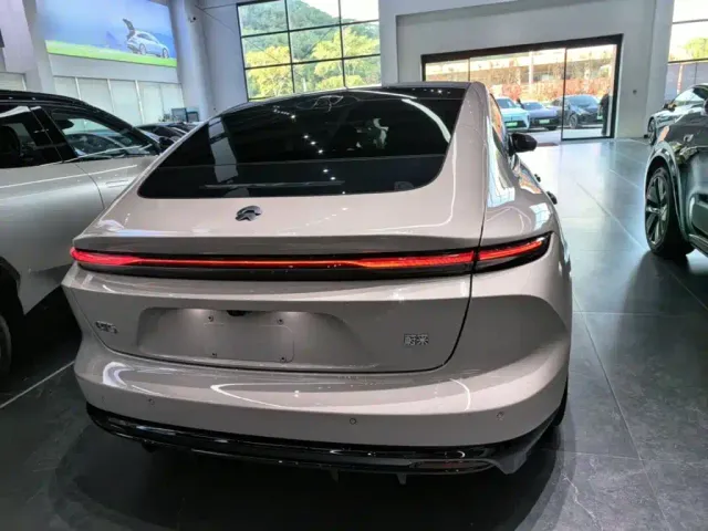 Nio ET5 — Фото автомобиля 5