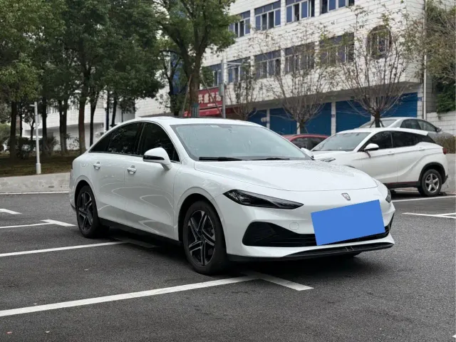 Roewe D7 — Фото автомобиля 3