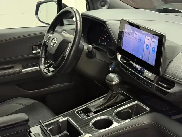Toyota Sienna — Фото автомобиля 29