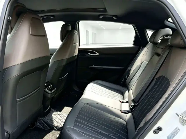 Changan Eado — Фото автомобиля 6