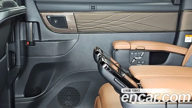 Toyota Alphard — Фото автомобиля 24